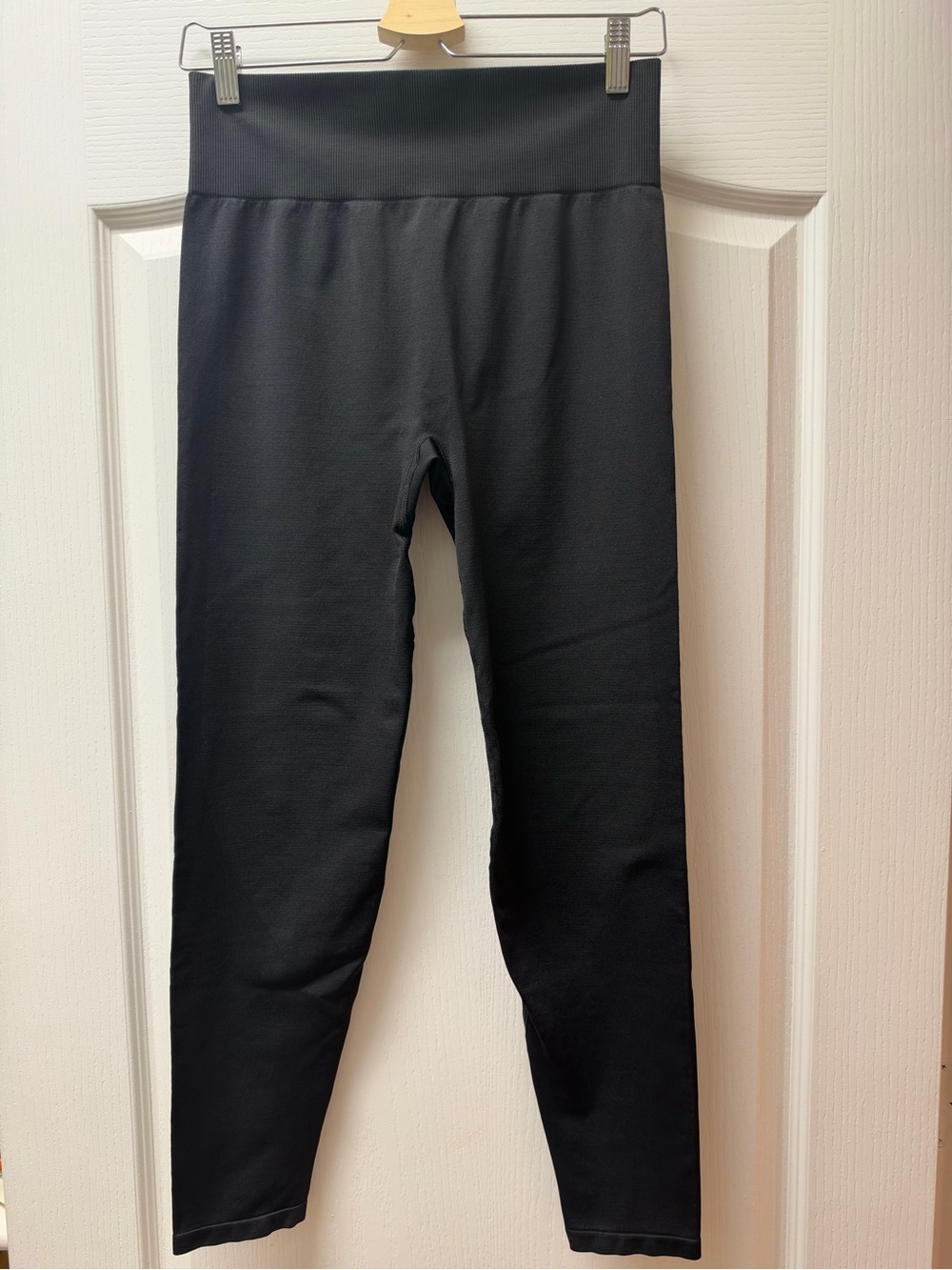 TWO Victoria’s Secret PINK Seamless all black leggings size Large